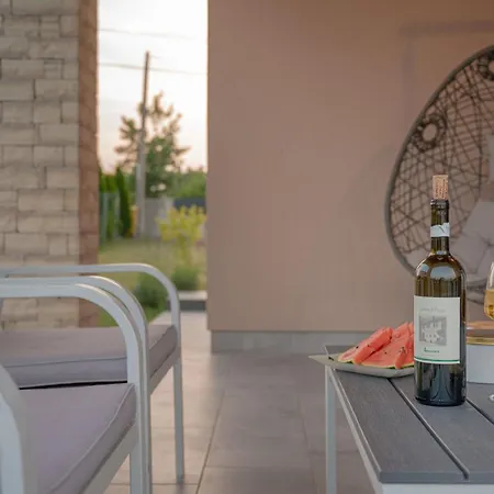 Ferienhaus Poolside House *