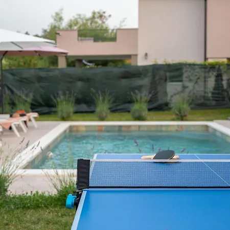 Semesterbostad Poolside House *