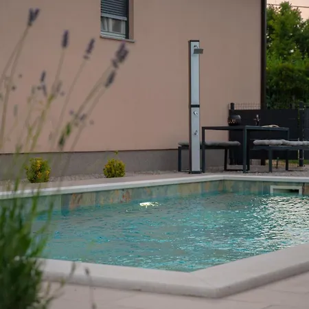 Poolside House Semesterbostad Labin (Istria)