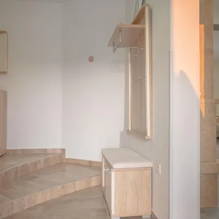 Semesterbostad Poolside House Labin (Istria)