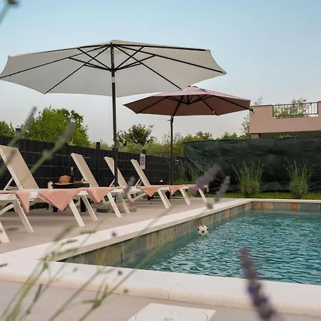 Poolside House Feriehus *