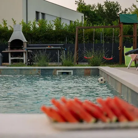 Semesterbostad Poolside House Labin (Istria)