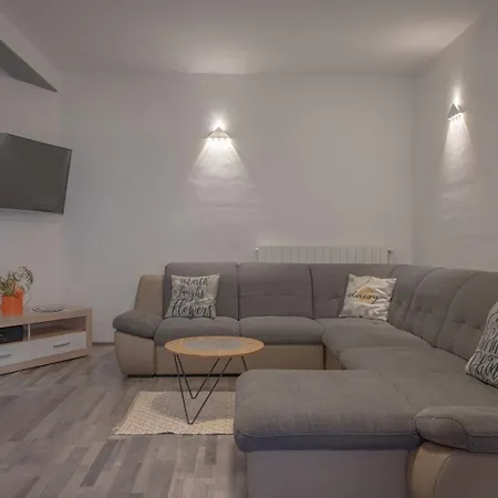 Ferienhaus Poolside House