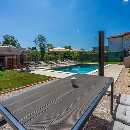 Holiday home Poolside House *