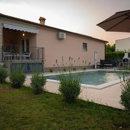 Poolside House *
