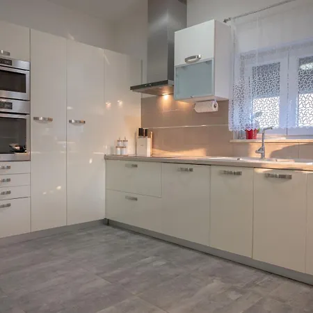 Poolside House Labin (Istria)