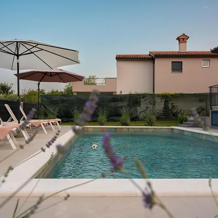Poolside House Holiday home