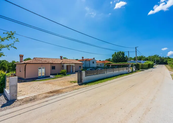 Prázdninový dům Poolside House