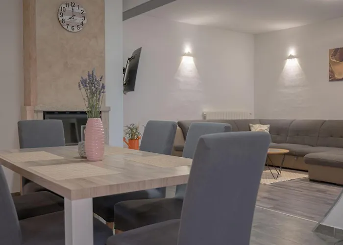 Poolside House Prázdninový dům *