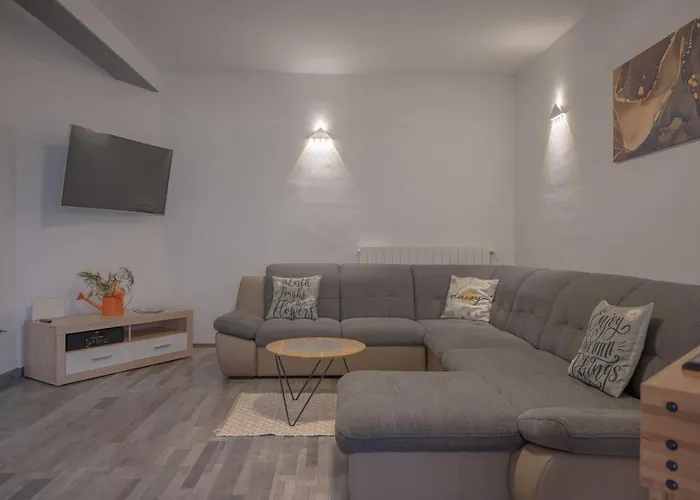 Prázdninový dům Poolside House